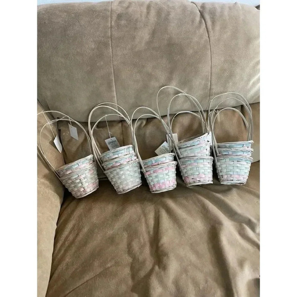13 Vintage NEW Pastel Small Easter Baskets - Picture 1 of 10